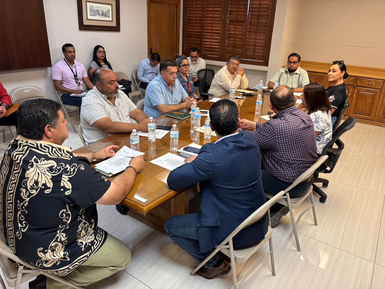 Comisión de Movilidad discute ocupación de banquetas y vías públicas por talleres y yonkes