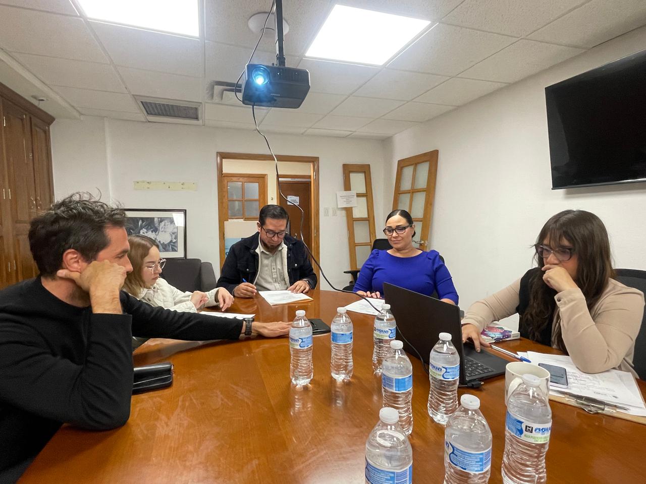 Obras Públicas presenta a regidores avances en pavimentación y mantenimiento vial